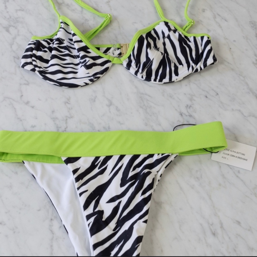 SOLD ON DEPOP - Picture 2 of 4